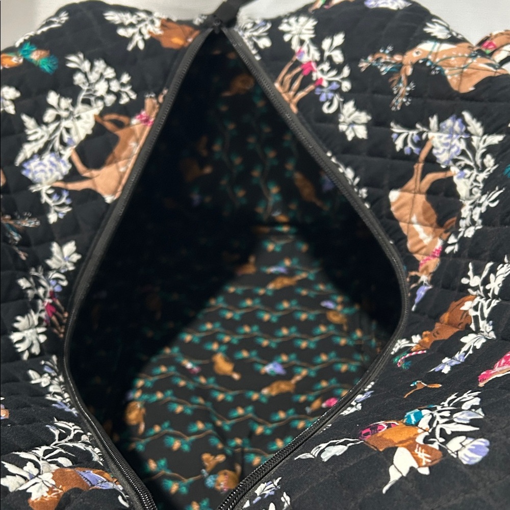 Vera Bradley Winter Deer Medium Travel Duffle Bag & Cosmetic Bag Set - Picture 5 of 11